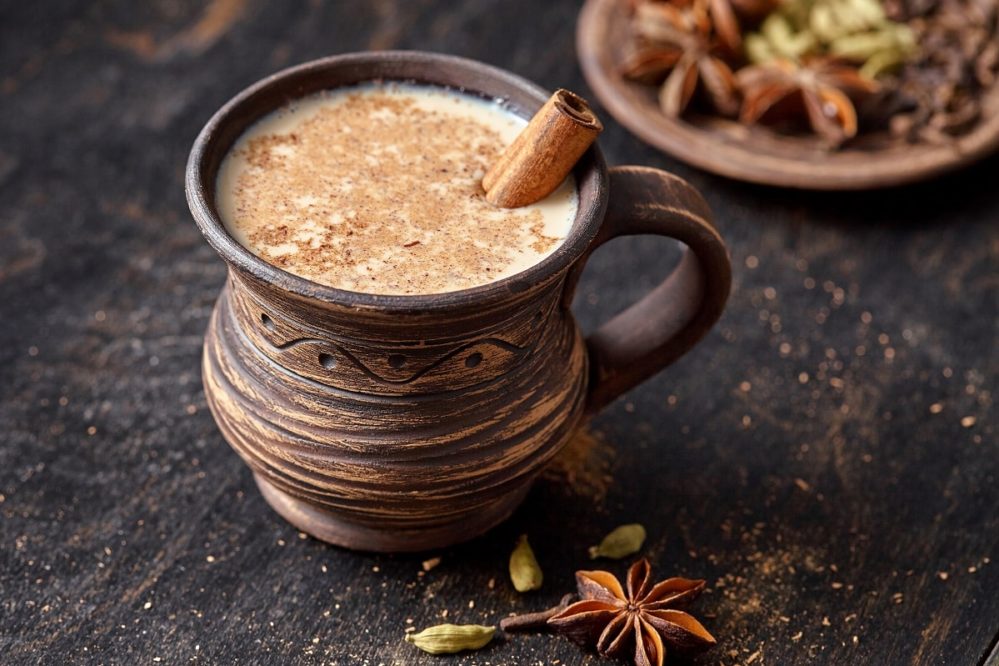 Chai latte – indyjska herbata z przyprawami