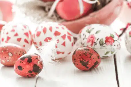 Jajka z papieru: techniki, inspiracje i zastosowania wielkanocne