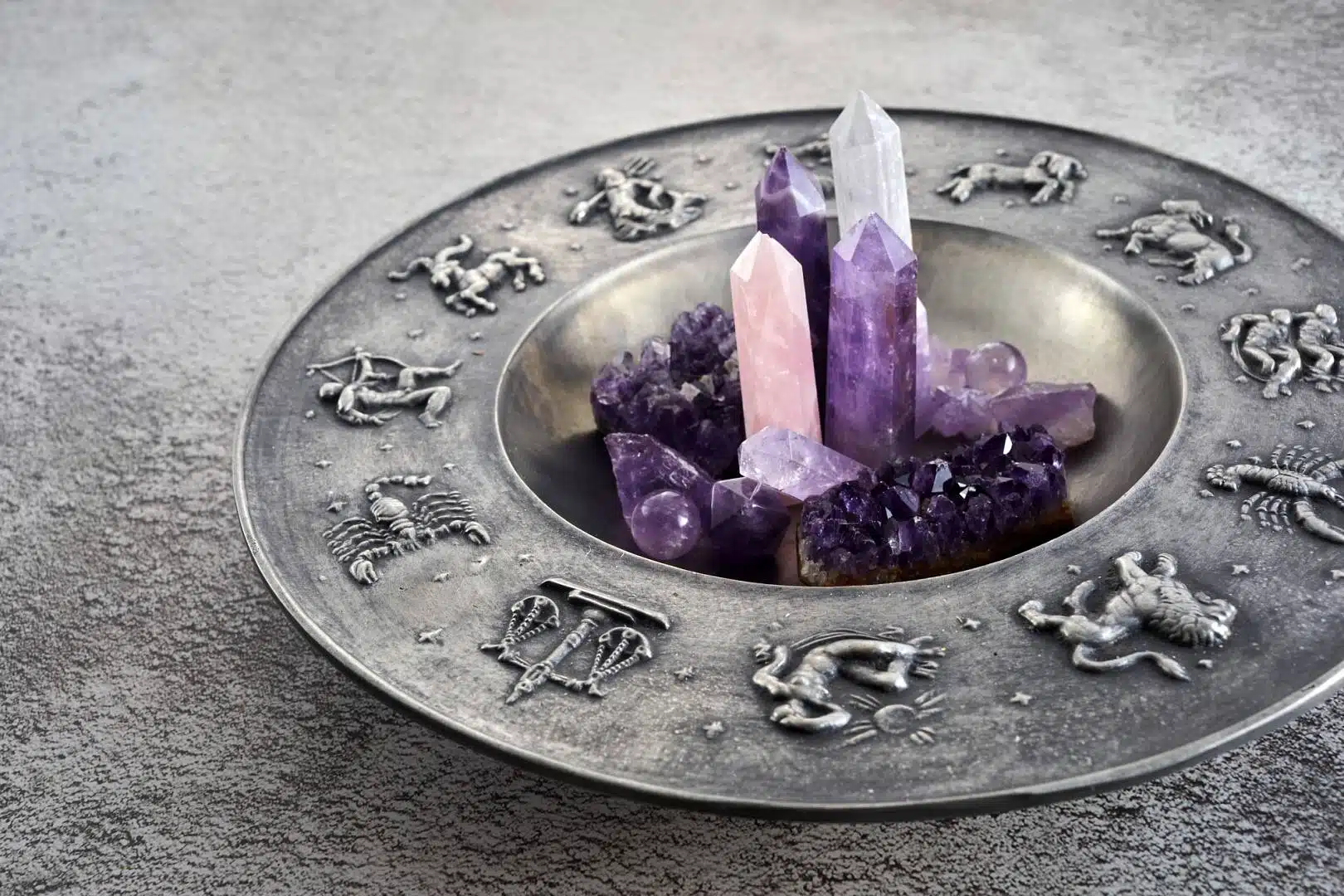 crystals-for-healing-fortune-telling-and-astrolog.jpg